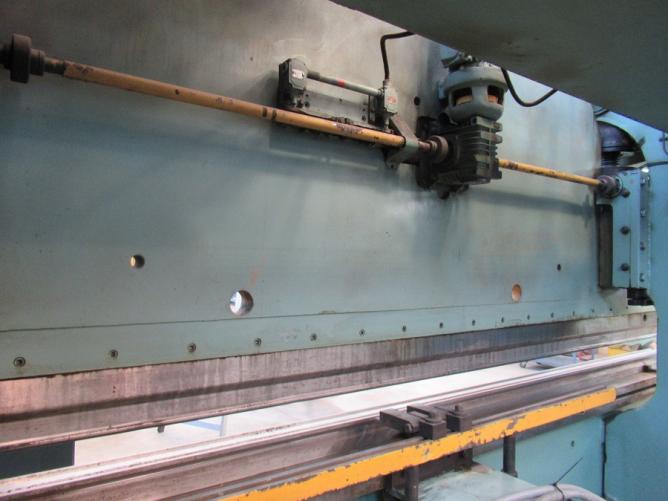 STANKOIMPORT И 1330 A